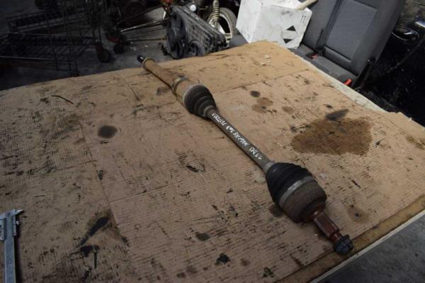 CARDAN DROIT RENAULT MEGANE 3 1.5DCI 2009-2015 - Vue 1